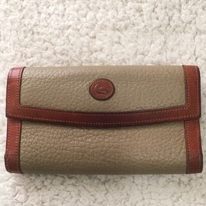 DOONEY & BOURKE VINTAGE TAPE WALLET